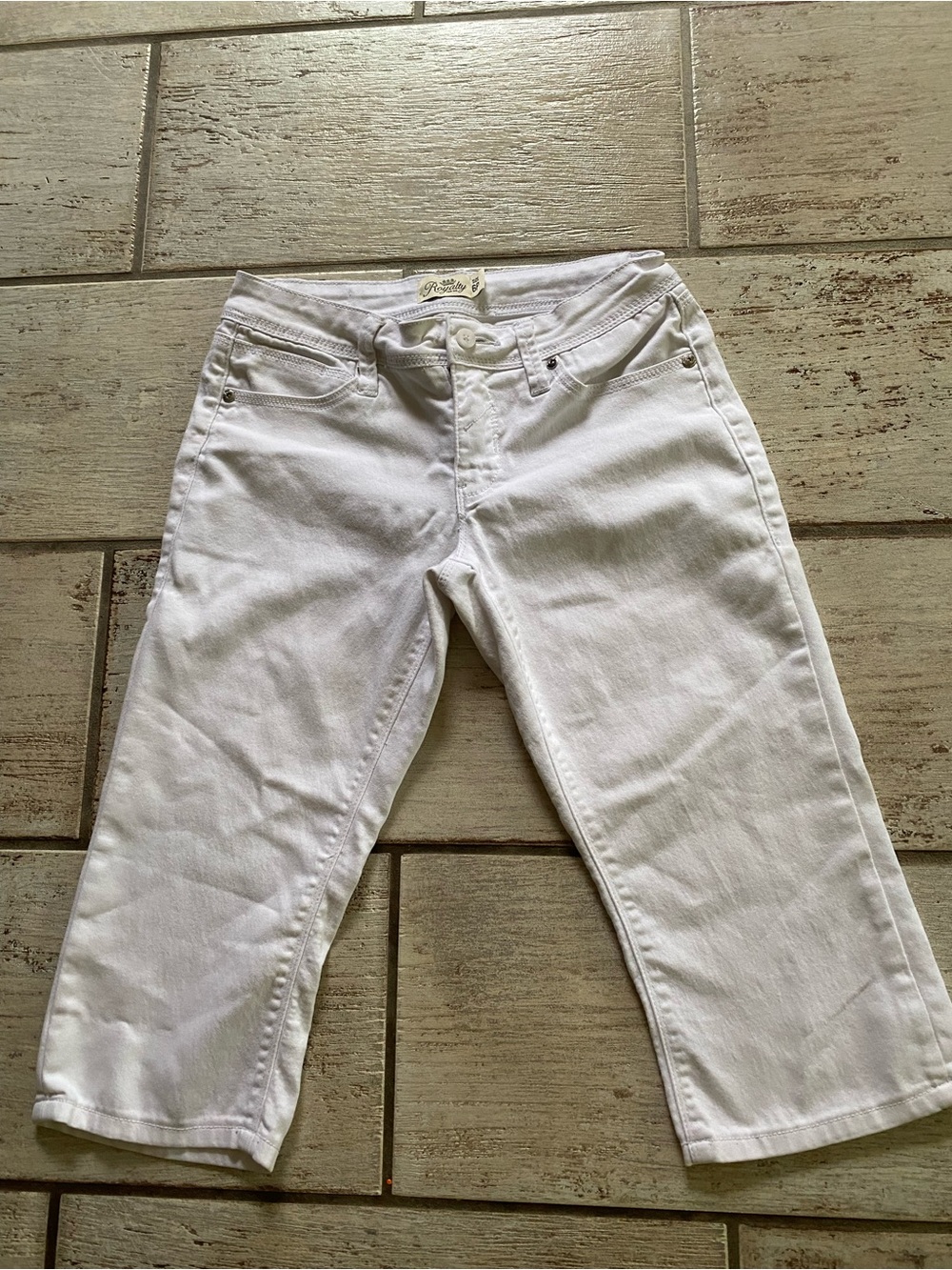 Royalty For Me White Cropped Capri Jeans Size 6P